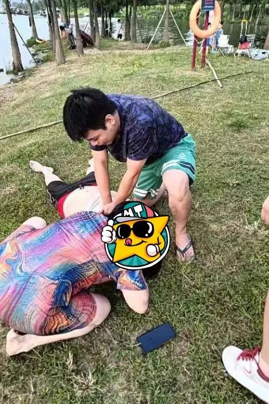 DƬ